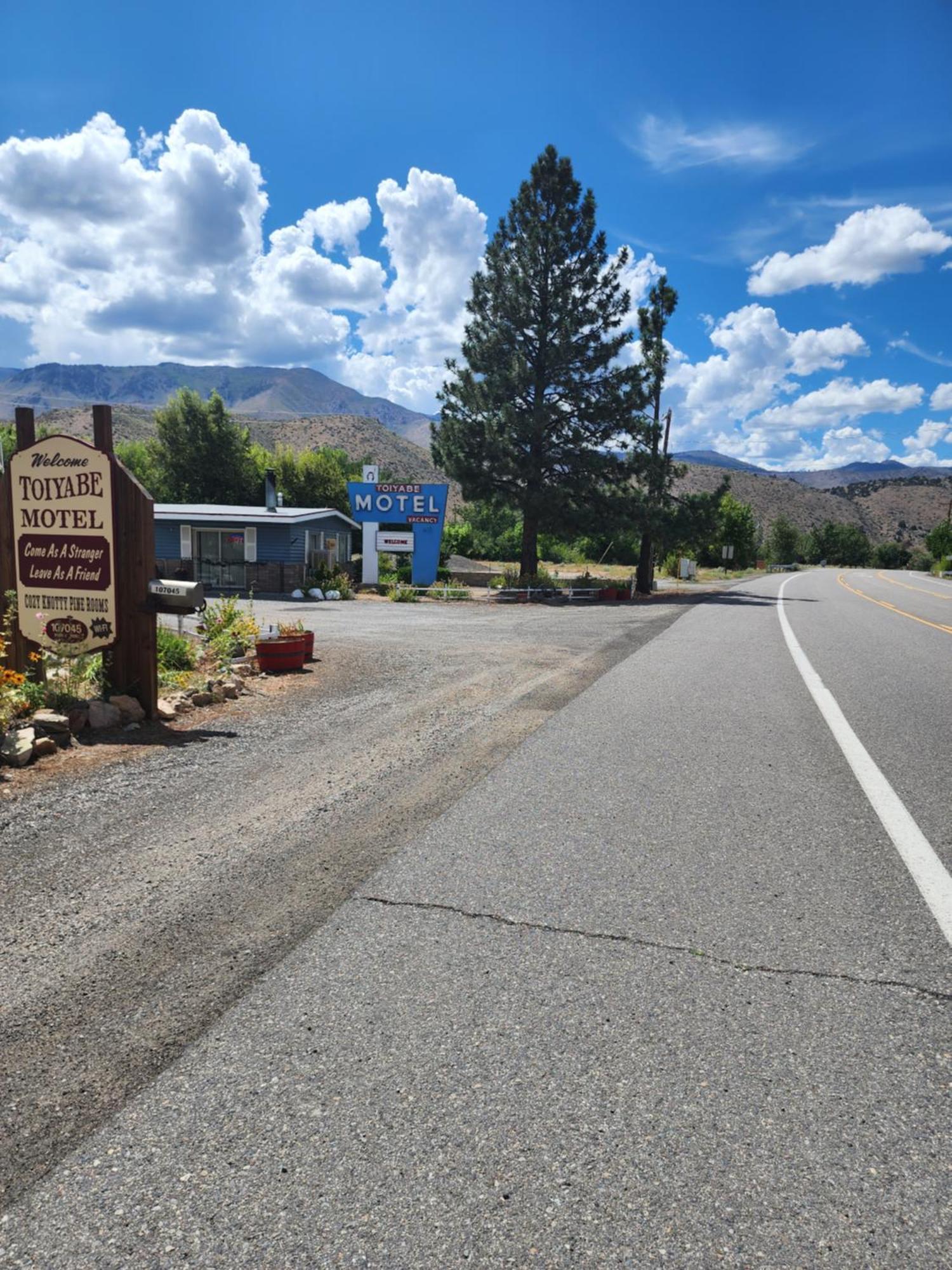 Toiyabe Motel Walker Exterior foto